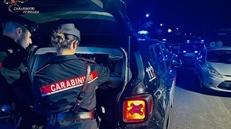 Badante ubriaca spintona i carabinieri e si ferisce da sola, arrestata