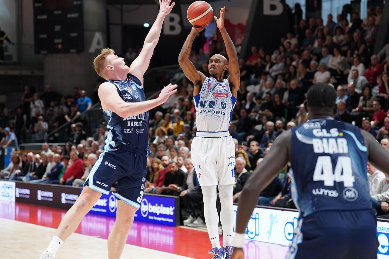 La Unahotels batte Napoli e fa un passo decisivo verso i playoff