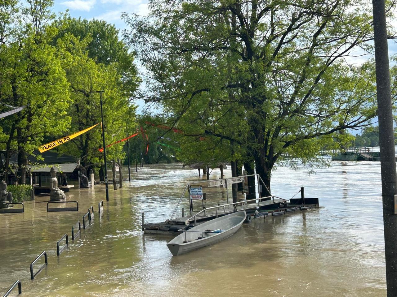 Allerta rossa per la piena del Po: il culmine a Boretto la sera di Pasqua