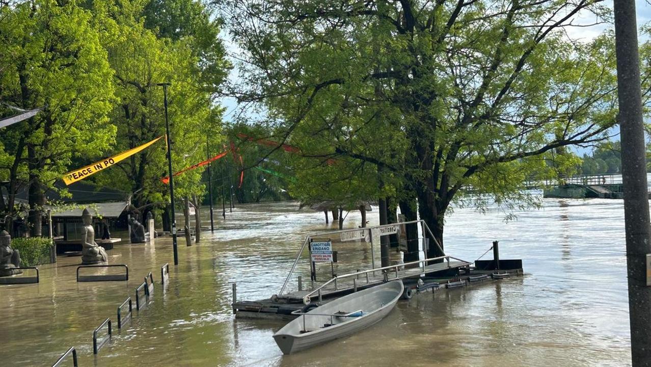 Allerta rossa per la piena del Po: il culmine a Boretto la sera di Pasqua