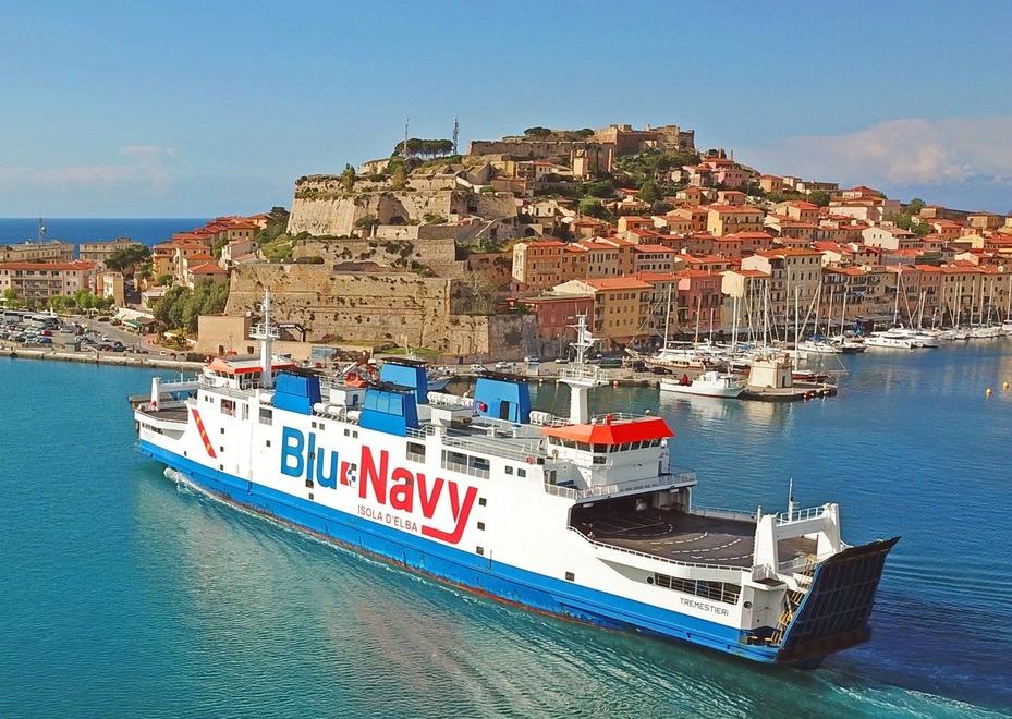 Traghetti per l'Elba, più corse anche in vista dei ponti di primavera: i nuovi orari delle compagnie