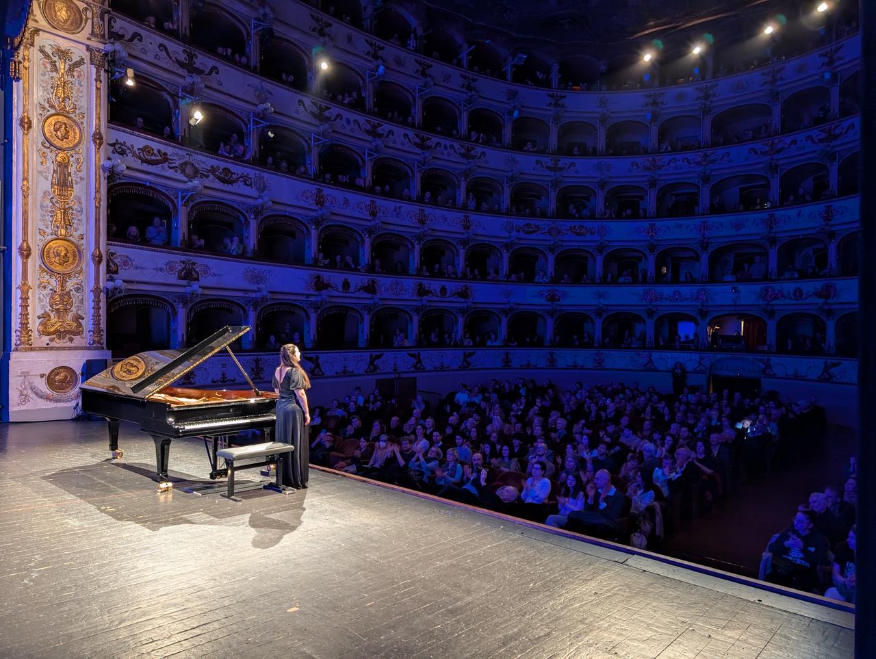 Pianoforte a coda a Ferrara dopo il restauro, applausi per Armellini