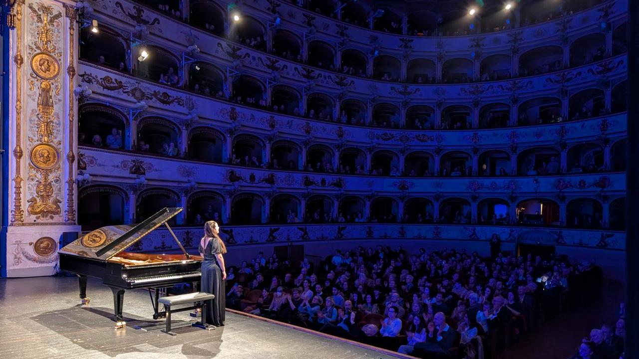 Pianoforte a coda a Ferrara dopo il restauro, applausi per Armellini