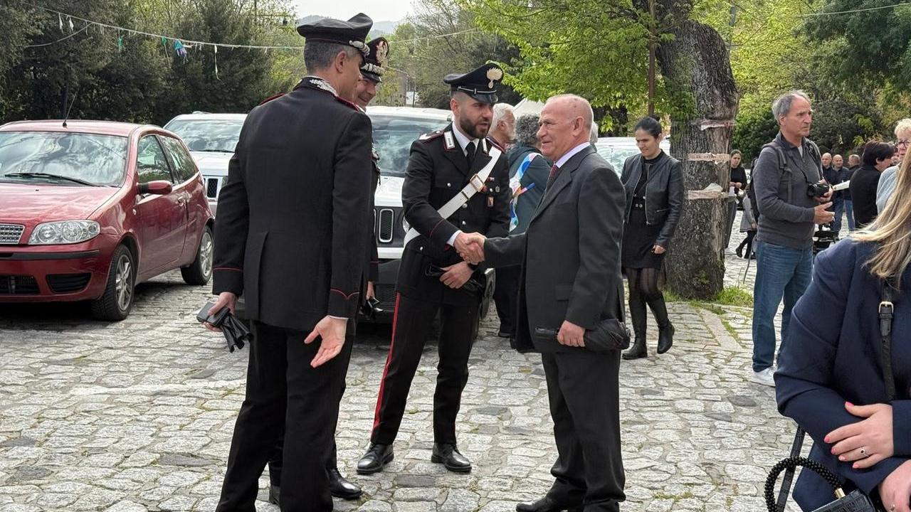 Minacce di morte al comandante di Orgosolo, visita e solidarietà del generale Iasson