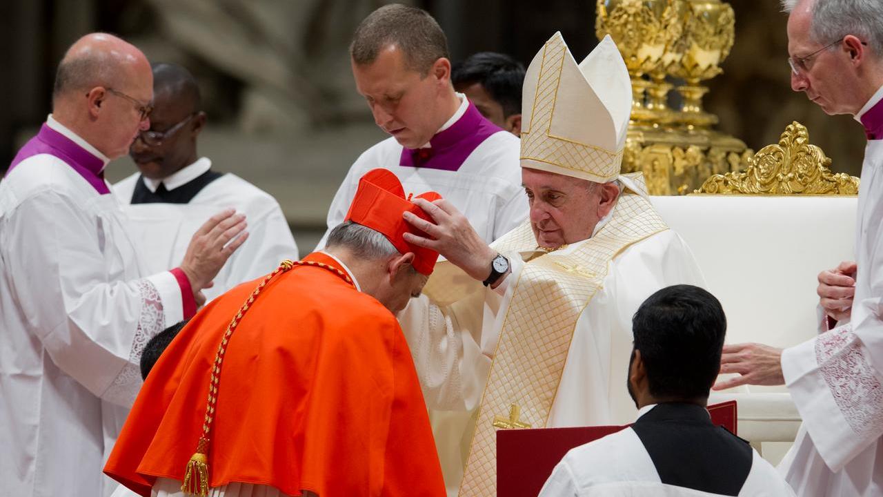 Città del Vaticano 5 ottobre 2019, concistoro ordinario pubblico per l'elezione dei nuovi cardinali: Matteo Zuppi con papa Francesco