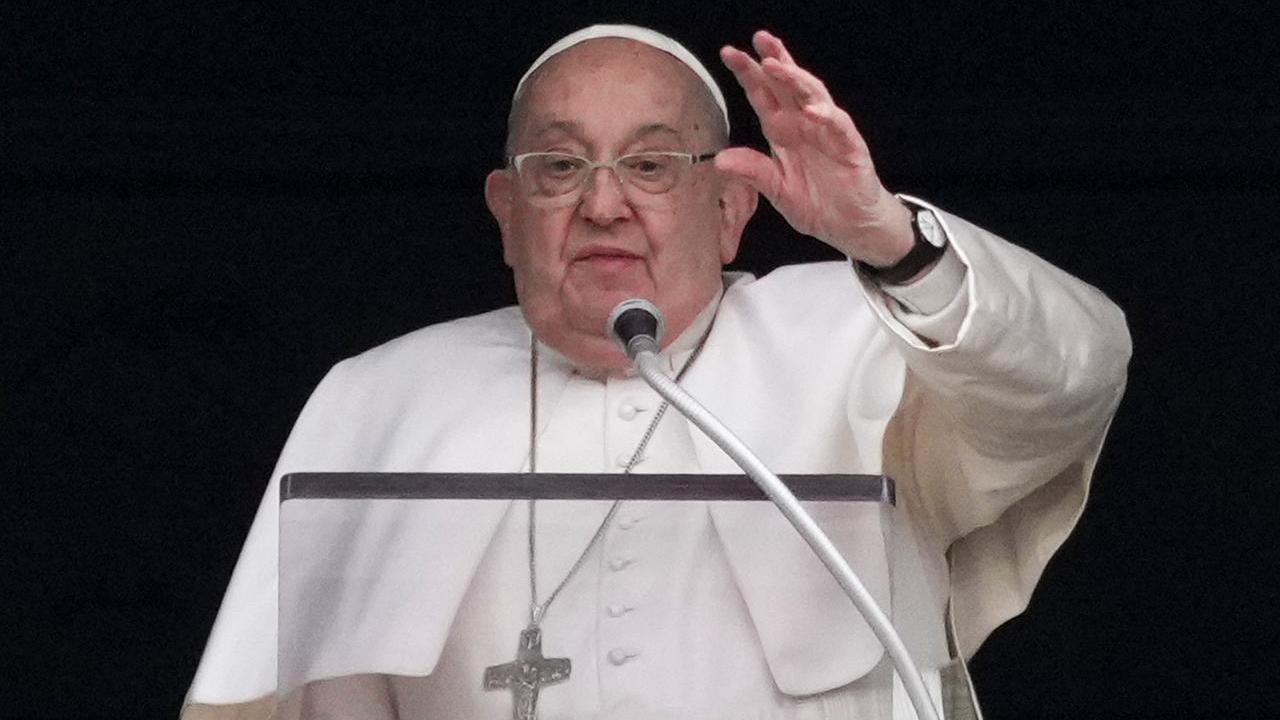 I libri di Papa Francesco, oltre quaranta volumi con la sua firma