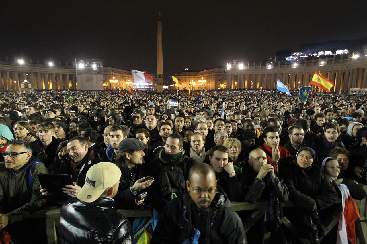 
	Piazza San Pietro il 13 marzo 2013

