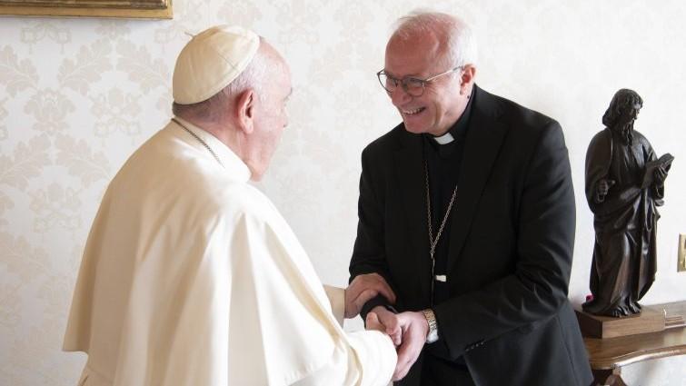 Messa in suffragio di Papa Francesco a Cagliari, monsignor Baturi: «È sempre stato tra la gente»