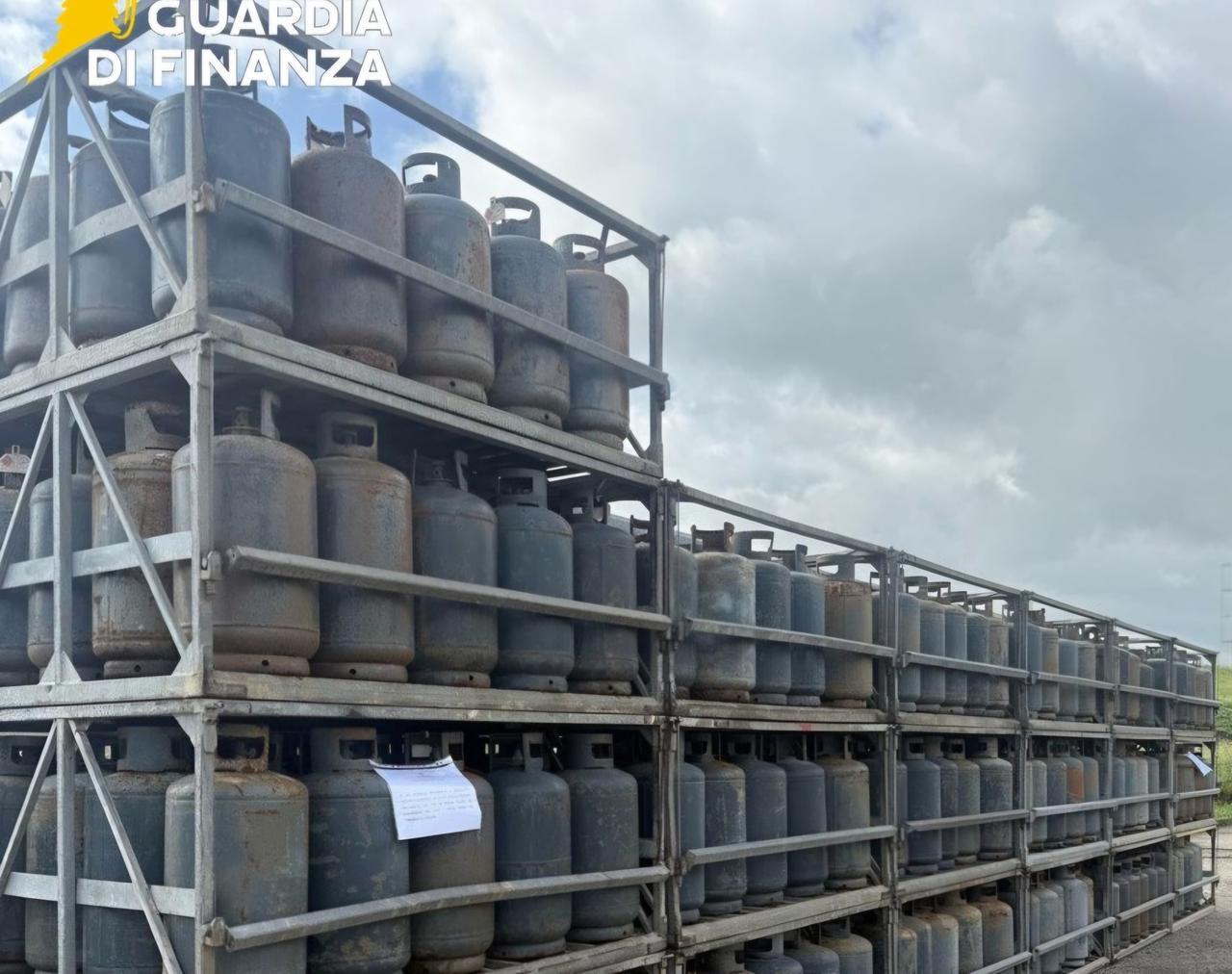 Sequestrate 9000 bombole di gpl: quattro denunciati