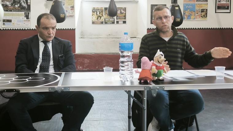 A destra il pugile Lenny Bottai