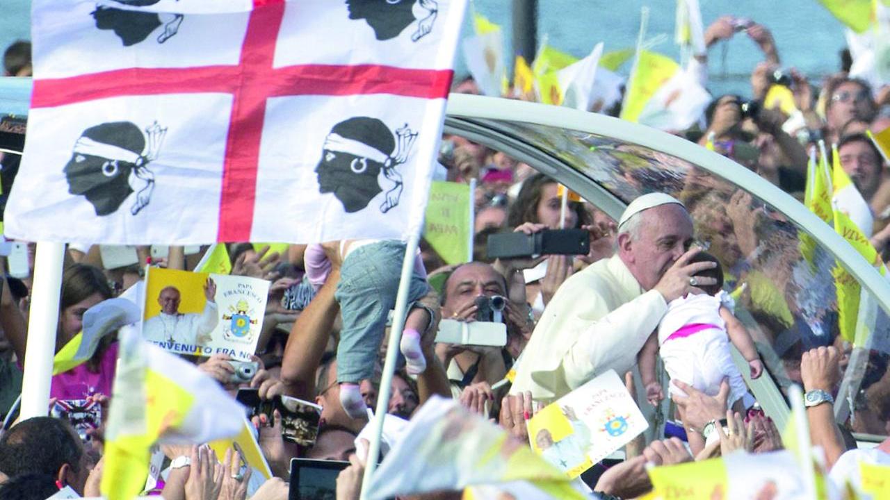 L’urlo del papa ai lavoratori sardi: «Non lasciatevi rubare la speranza!»