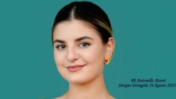 Auto si schianta sulla rotatoria, chi è la vittima