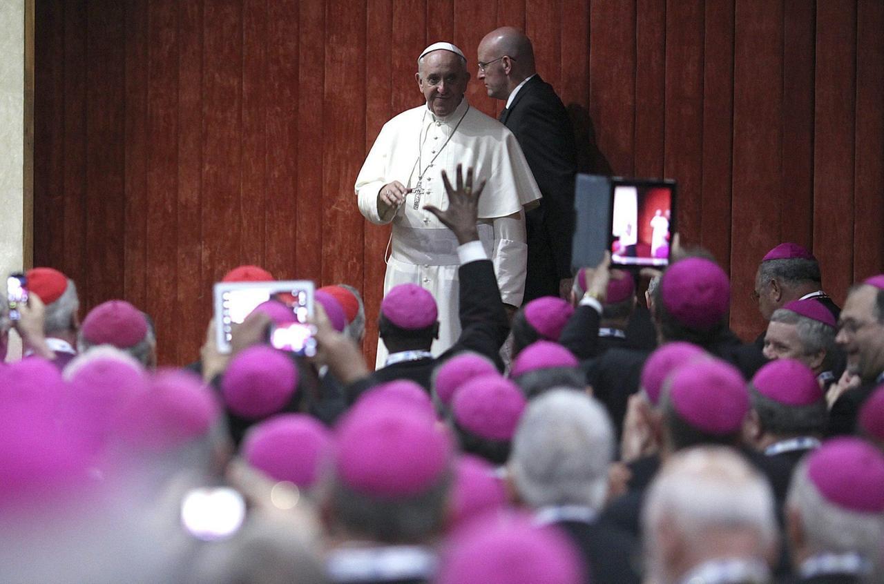 Dal vestiario agli orari: ecco le indicazioni ufficiali per partecipare alle esequie di papa Francesco