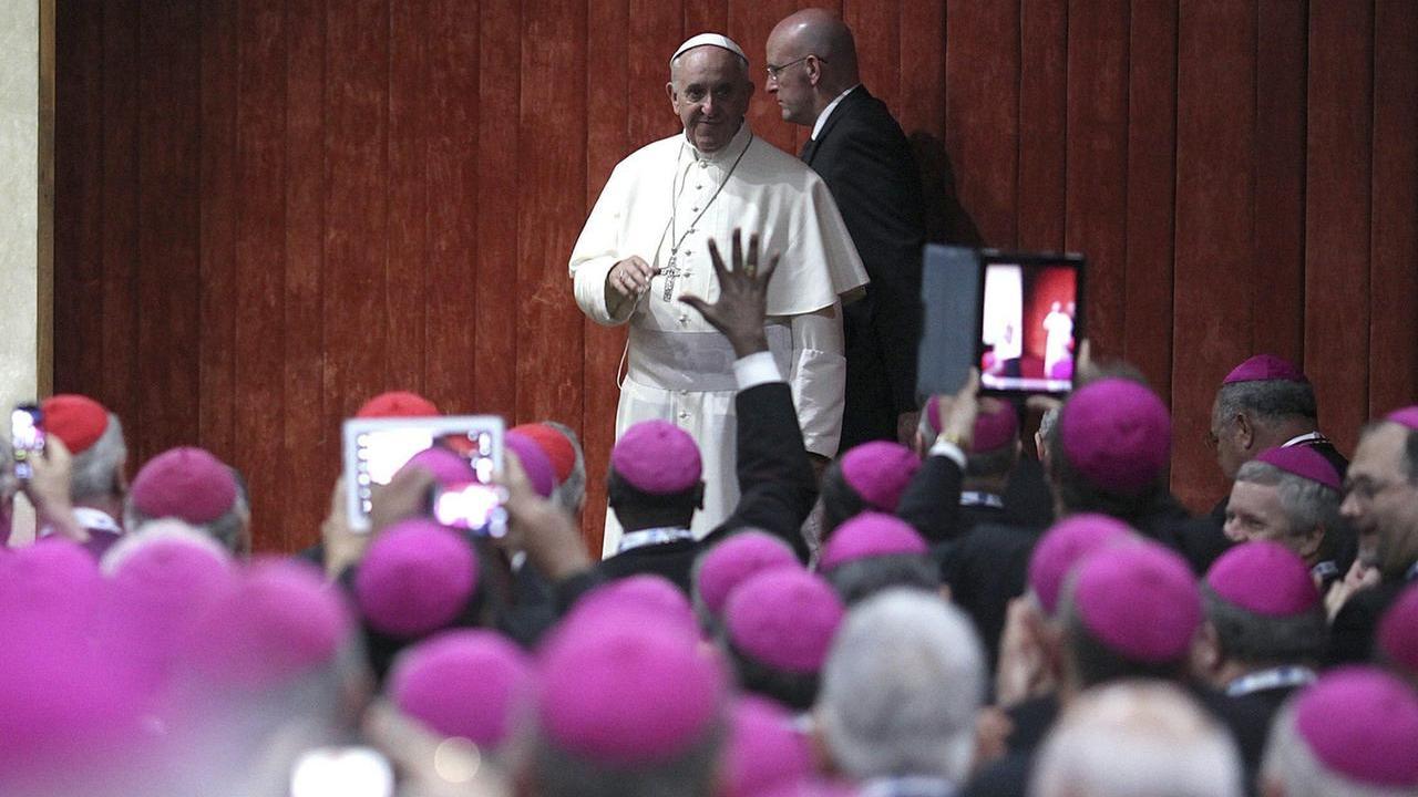 Dal vestiario agli orari: ecco le indicazioni ufficiali per partecipare alle esequie di papa Francesco