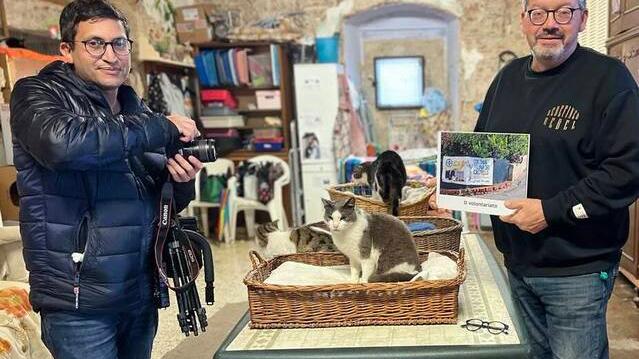 Sahid Chouquar e Tiziano Rossi al gattile del Castello