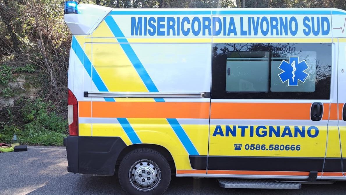 Livorno, pedone investito in viale Carducci: in due all’ospedale