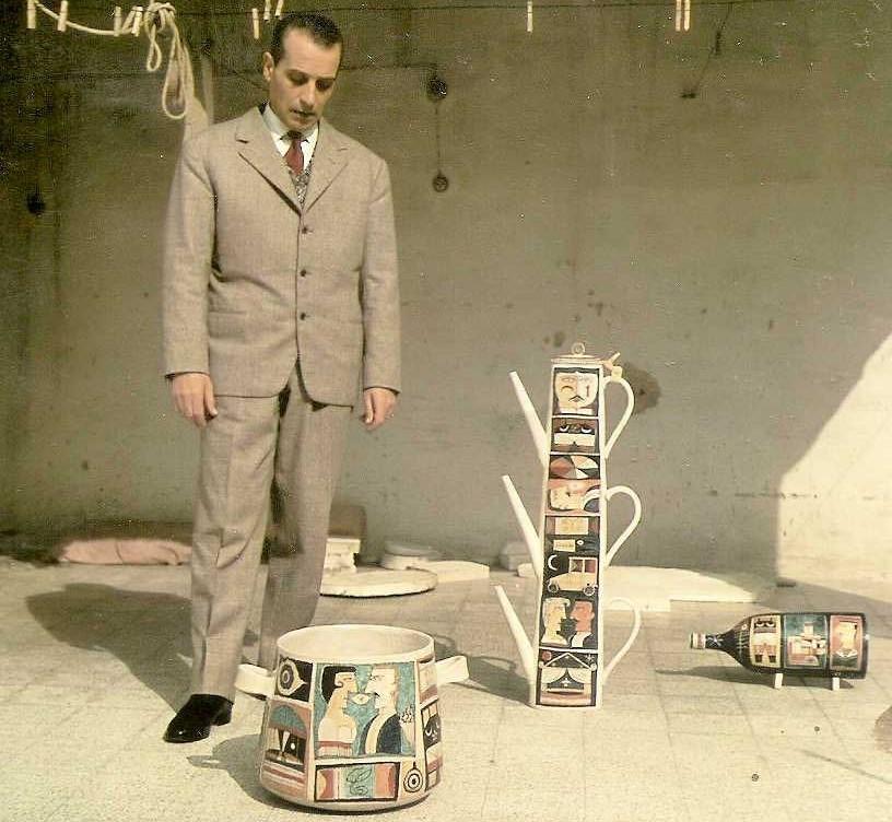 Il Comune vuole acquistare le “caffettiere impertinenti” di Arrigo Visani