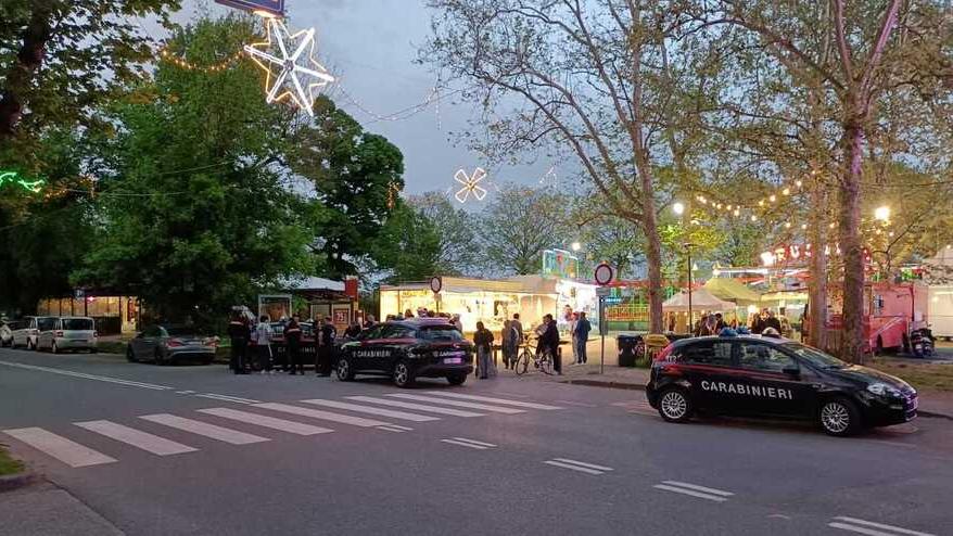 Spray urticante alla fiera di Ferrara: «Quei ragazzini ridevano»