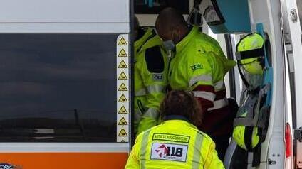 Frontale tra auto a Gallo, un ferito
