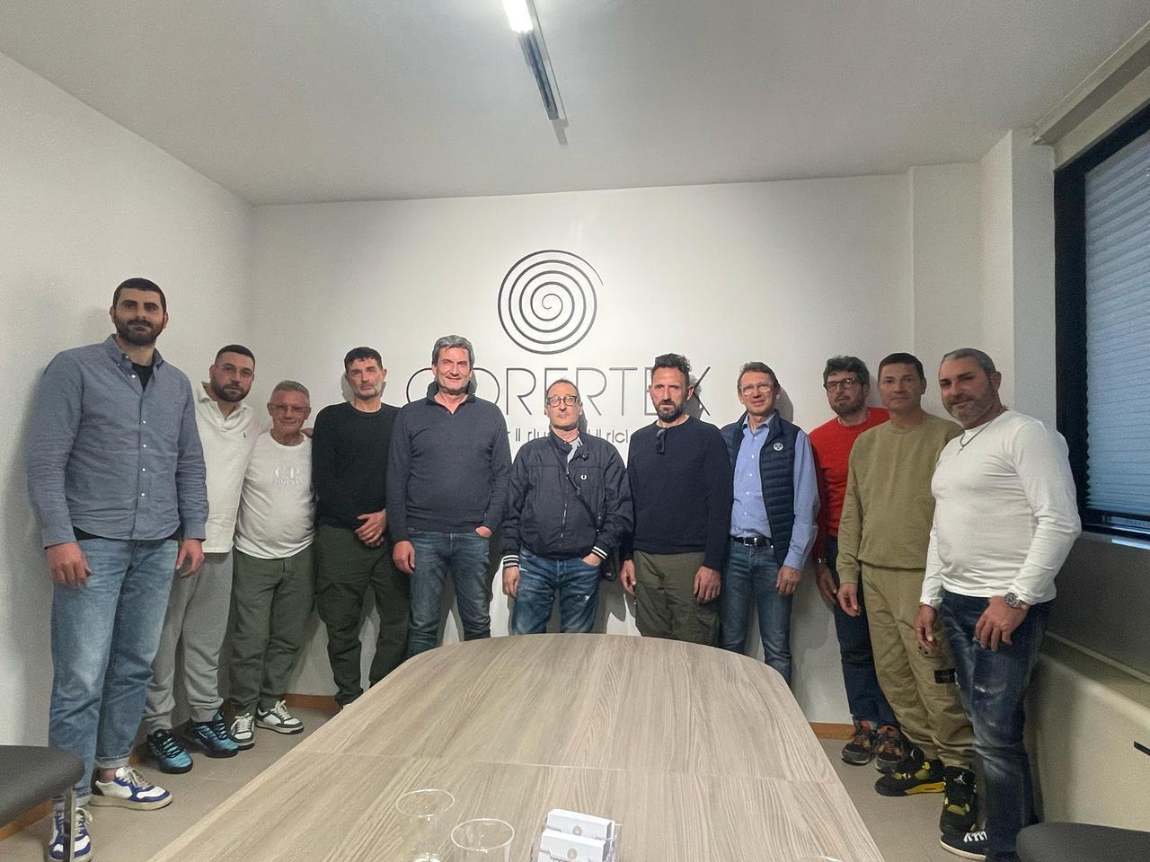 
	I partecipanti all'assemblea del Consorzio Corertex

