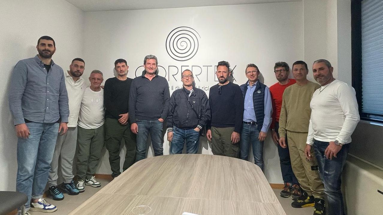 I partecipanti all'assemblea del Consorzio Corertex