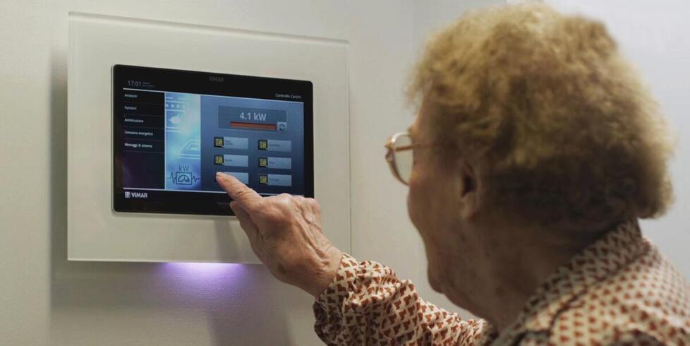 Lucca, monitoraggio in casa 24 ore su 24 per anziani non autosufficienti