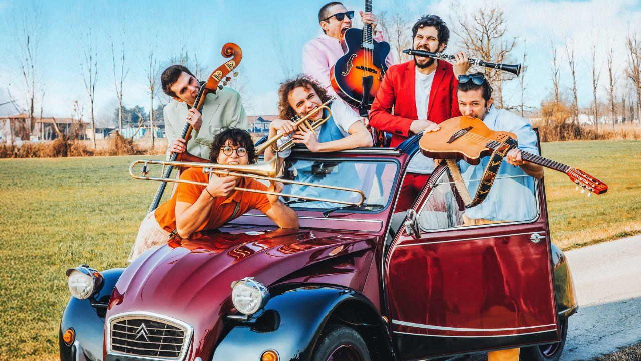 Da X Factor a Livorno, sul palco di Straborgo arriva il Caravan dei Patagarri col loro gipsy jazz