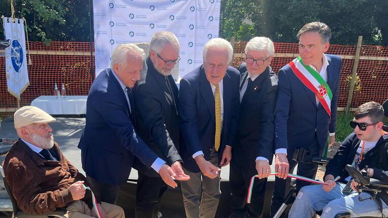 Il taglio del nastro dei lavori per l’ospedale della Stella Maris (Foto Stick)