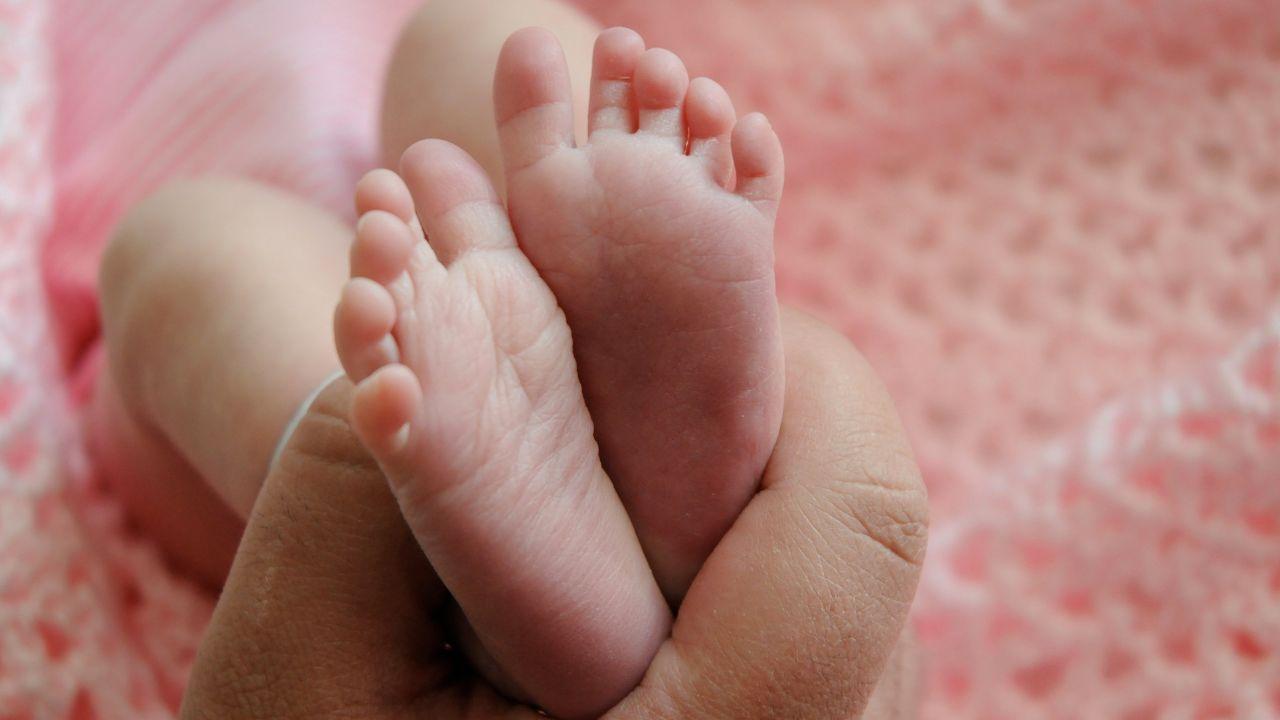 Parto precipitoso, la bambina è nata in casa