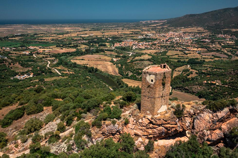 Una Sardegna tutta da scoprire tra arte, storia e calici pregiati
