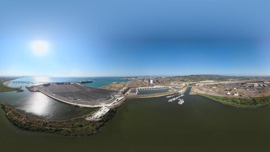Una veduta del porto di Piombino
