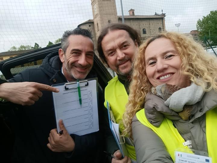 Truffe agli anziani: l’esperimento degli attori reggiani finisce alle Iene con Mattia Viviani. «Su 1.200, 720 ci hanno aperto»