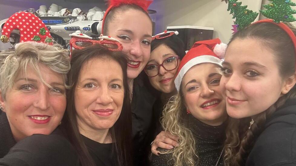 Il bar Karisma compie 18 anni: «Ampliamo e assumiamo». Tutti invitati alla festa