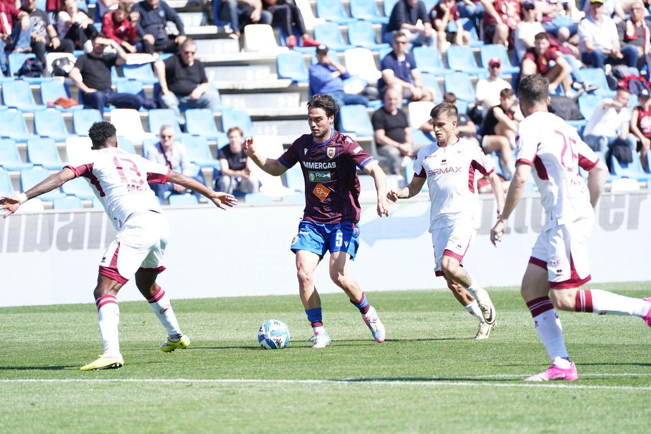 La Reggiana ritrova il successo e tiene vive le speranze salvezza: il Cittadella va ko