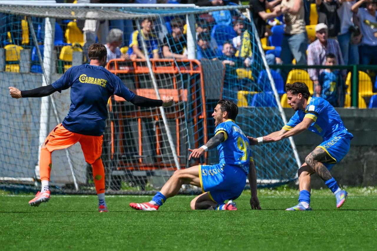 
	La gioia di Ernesto Torregrossa dopo il gol

