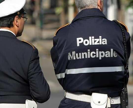 
	L'uomo &egrave; stato multato dalla polizia municipale

