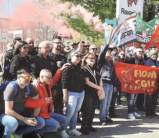 Ostellato, licenziamento per 50 lavoratori via pec