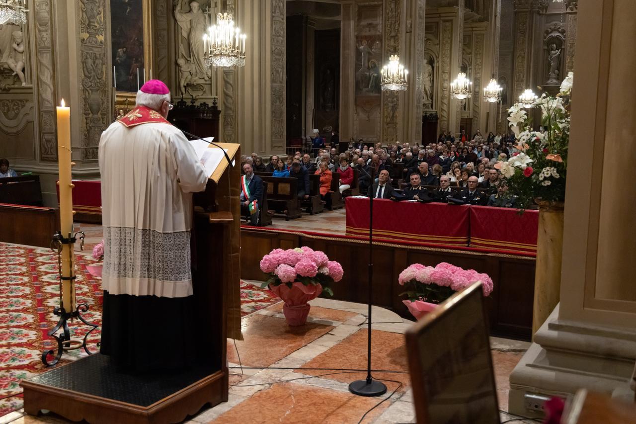 I fedeli ferraresi pregano per il Papa. In centinaia alla veglia a Ferrara e Comacchio