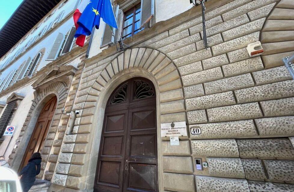 Pontedera, progetto fast food ai cimiteri: «Non c’è rispetto per i defunti»<br>
