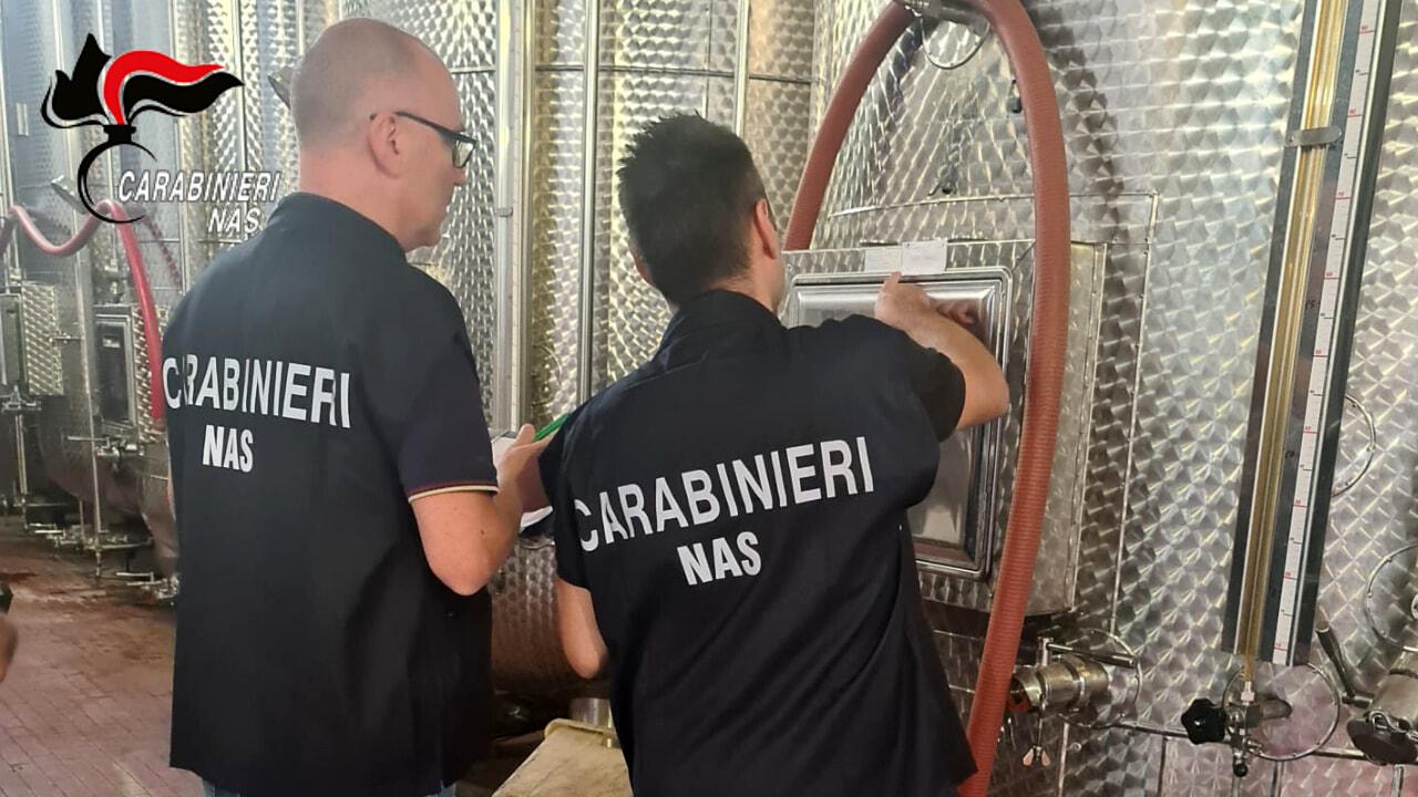 I controlli dei carabinieri del Nas nelle cantine