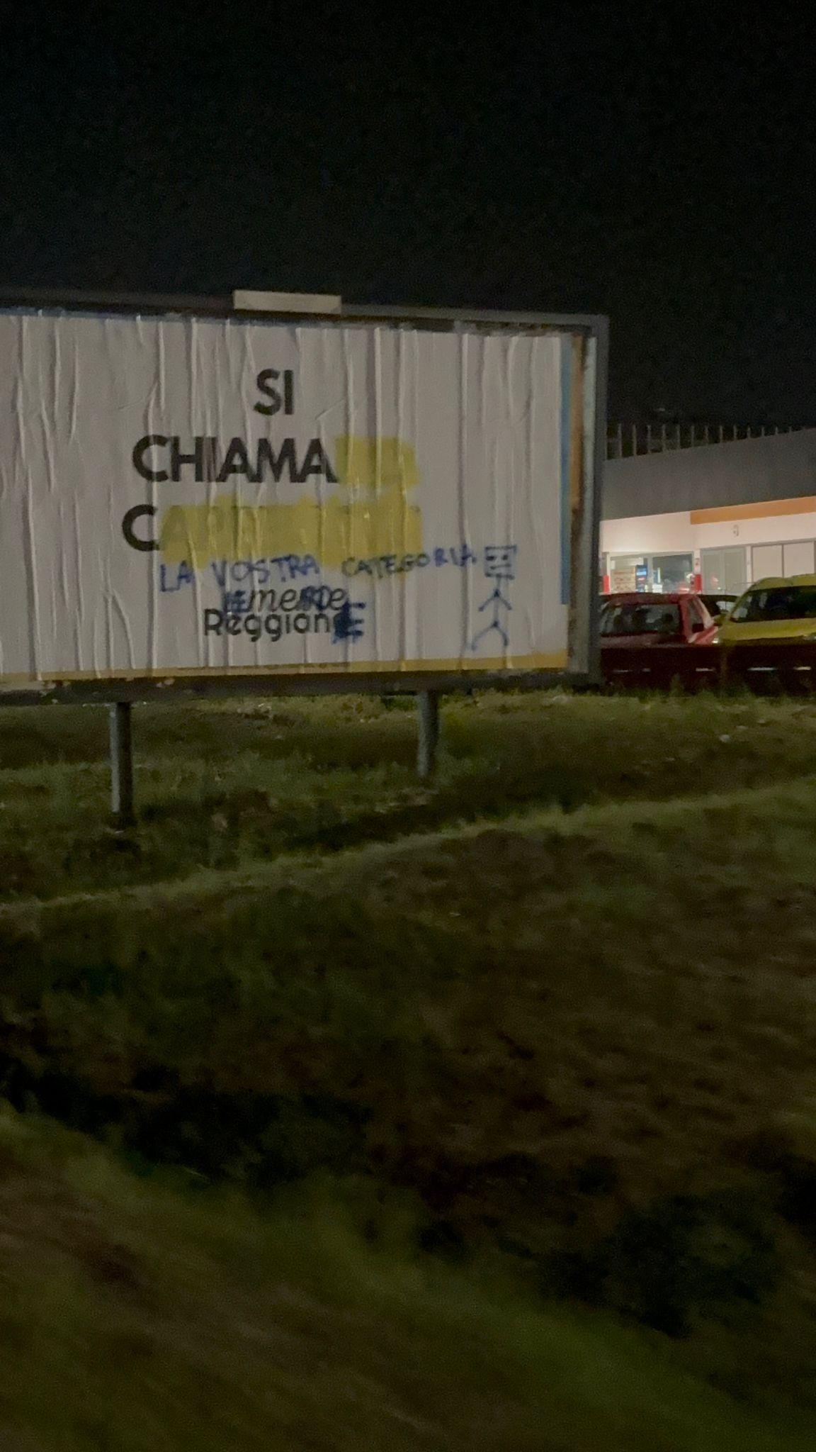 Vandalizzato a Modena il cartellone pro cappelletti del Meme Reggiano