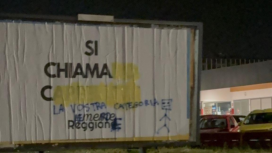 Vandalizzato a Modena il cartellone pro cappelletti del Meme Reggiano