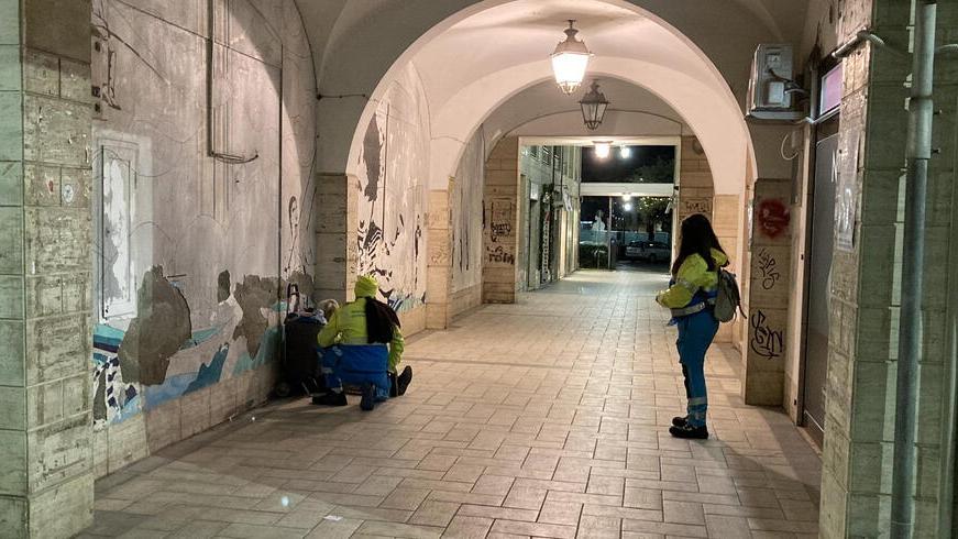Cecina, per strada dopo il rogo della casa: «Aiutatemi a trovarne un’altra»<br>