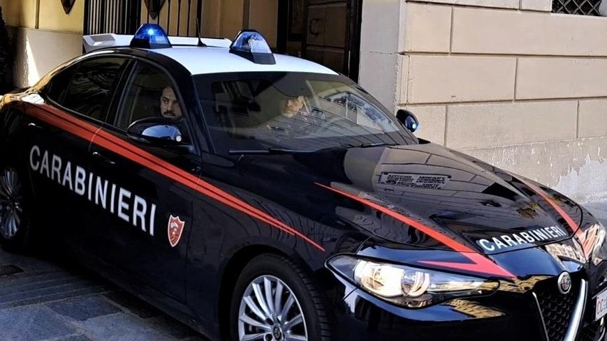 Chiede ai vicini di non urlare e viene aggredito: due denunce