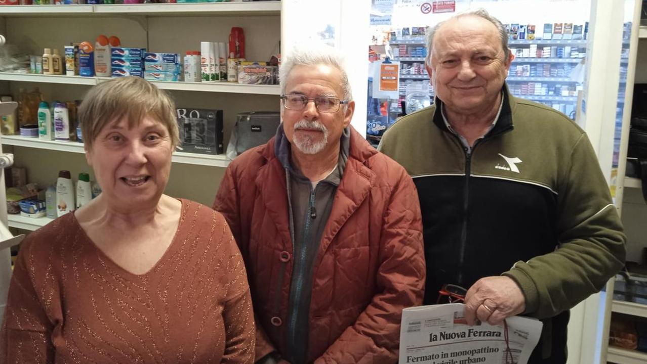 Final di Rero, l’edicola che resiste: «La gente vuole sfogliare i giornali»