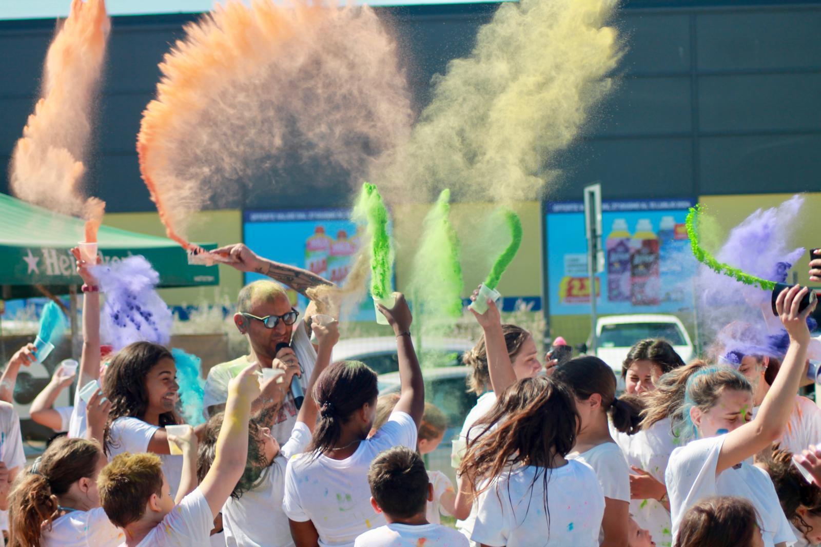 A Livorno è già assalto ai campi estivi: ci sono già sold out e liste di attesa. Dai 12 mesi ai 14 anni: guida ai centri