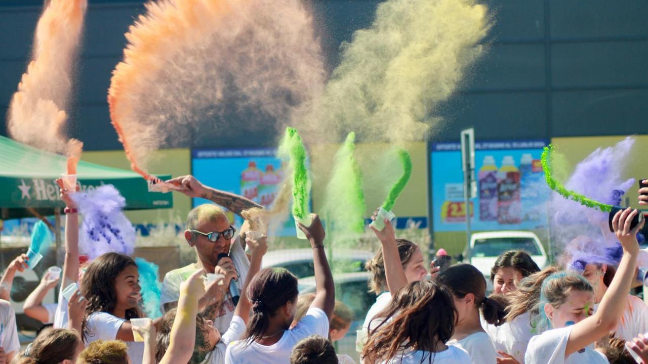 A Livorno è già assalto ai campi estivi: ci sono già sold out e liste di attesa. Dai 12 mesi ai 14 anni: guida ai centri