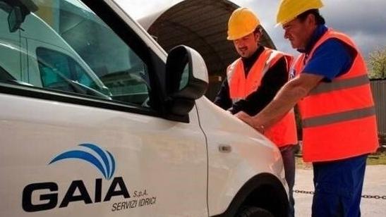 Pietrasanta, fogne in tilt a causa della pioggia: Gaia corre ai ripari. Timori per la balneazione