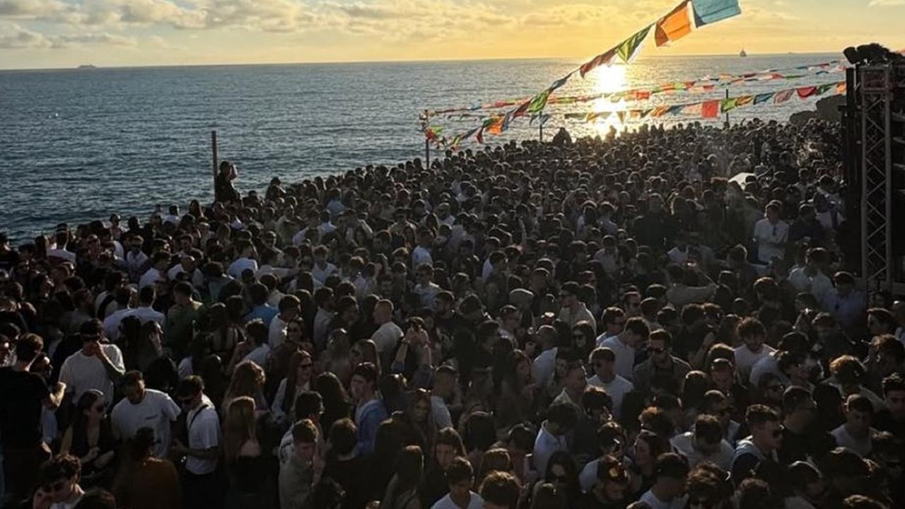 La discoteca durante l'evento del 25 Aprile