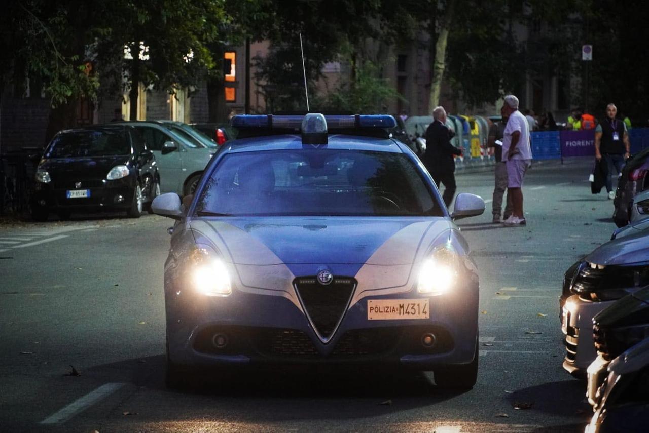 Firenze, maxi rissa in pieno centro: ragazzo colpito in testa portato a Careggi